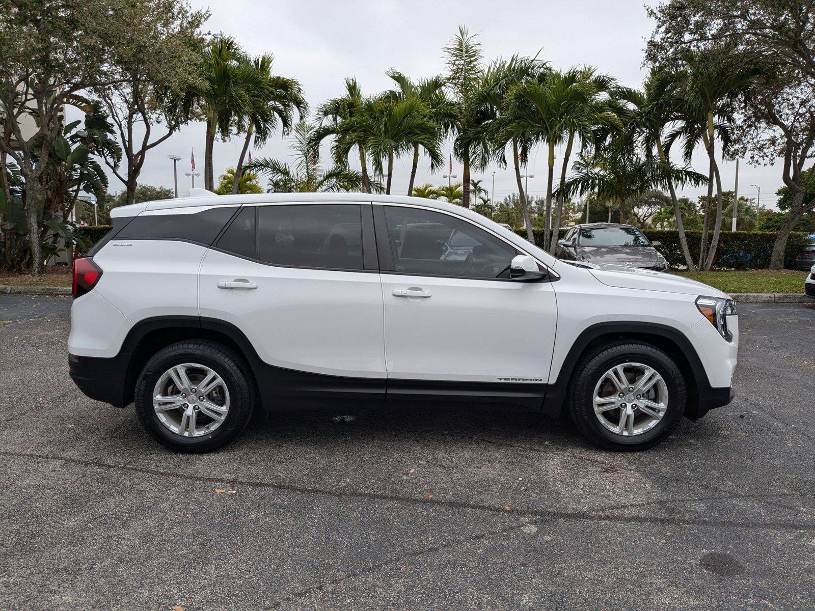 2022 GMC Terrain Vehicle Photo in Miami, FL 33015