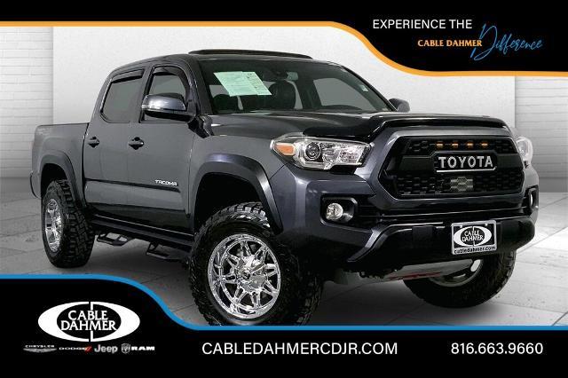 2020 Toyota Tacoma 4WD Vehicle Photo in Kansas City, MO 64114