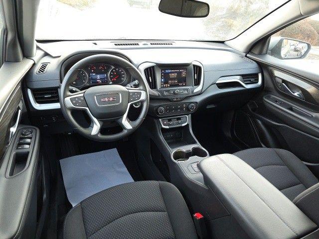 2024 GMC Terrain Vehicle Photo in Pleasant Hills, PA 15236