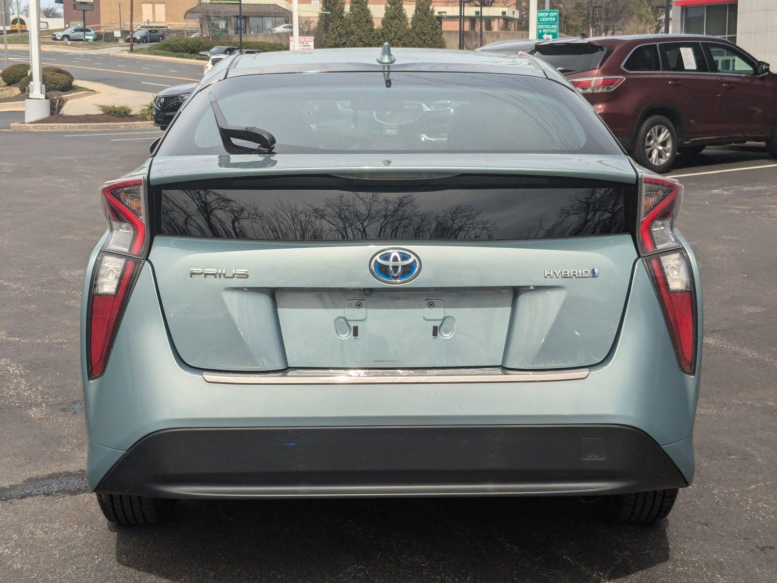 2016 Toyota Prius Vehicle Photo in Cockeysville, MD 21030-2508