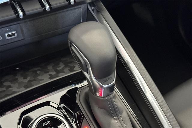 2025 GMC Canyon Vehicle Photo in ELK GROVE, CA 95757-8703