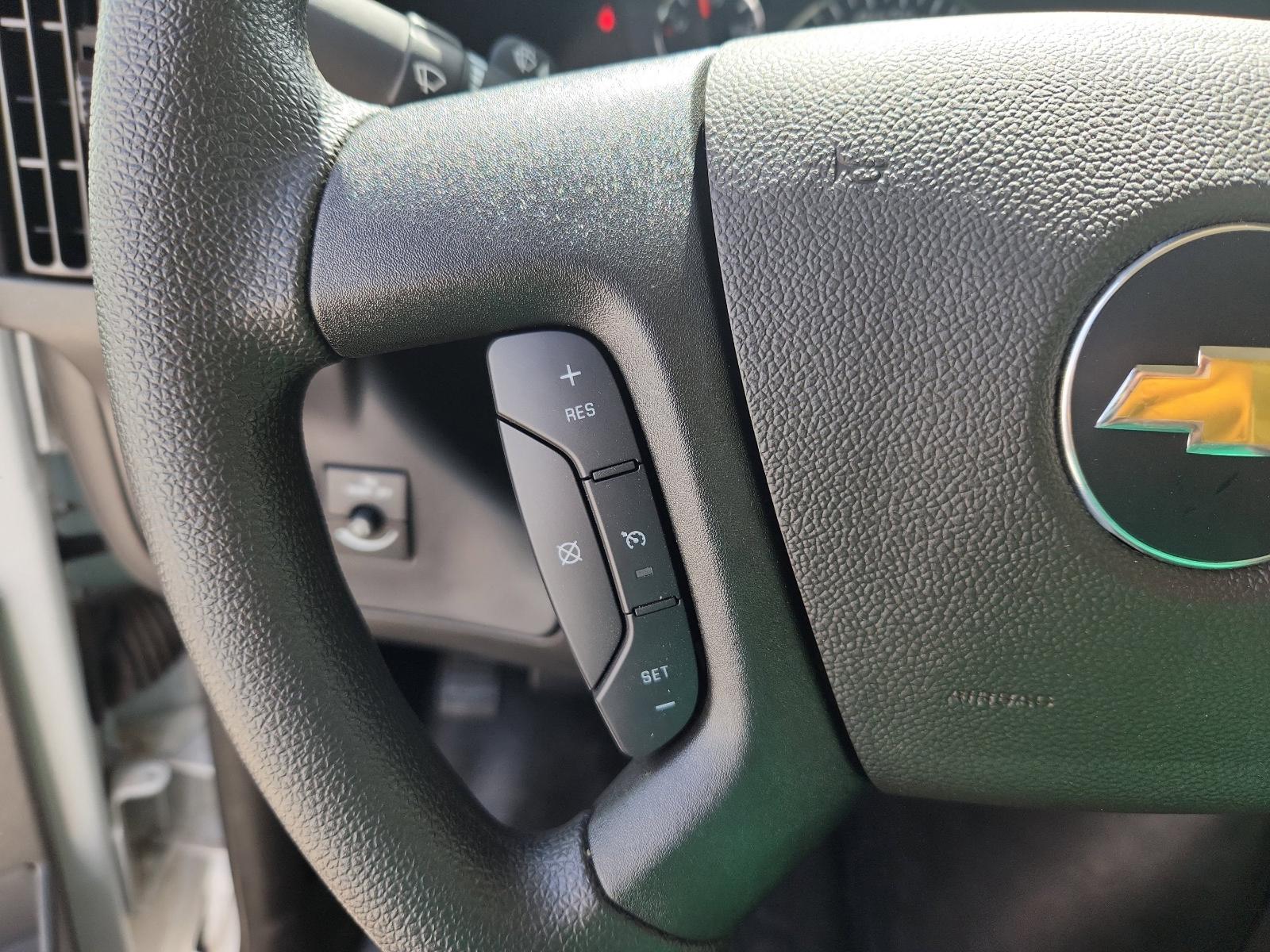 2025 Chevrolet Express Cutaway 3500 Vehicle Photo in GEORGETOWN, TX 78626-7508