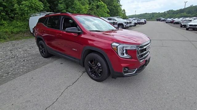 2023 GMC Terrain Vehicle Photo in Pleasant Hills, PA 15236