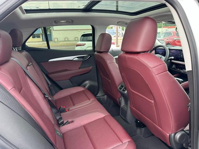 2025 Buick Envision Vehicle Photo in COLUMBIA, MO 65203-3903