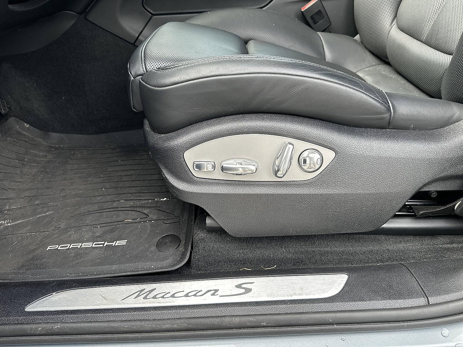 2020 Porsche Macan Vehicle Photo in Lancaster, PA 17601