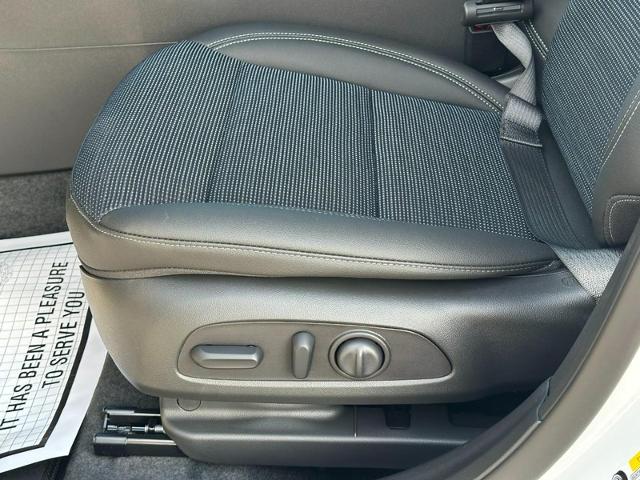 2025 Buick Envista Vehicle Photo in COLUMBIA, MO 65203-3903