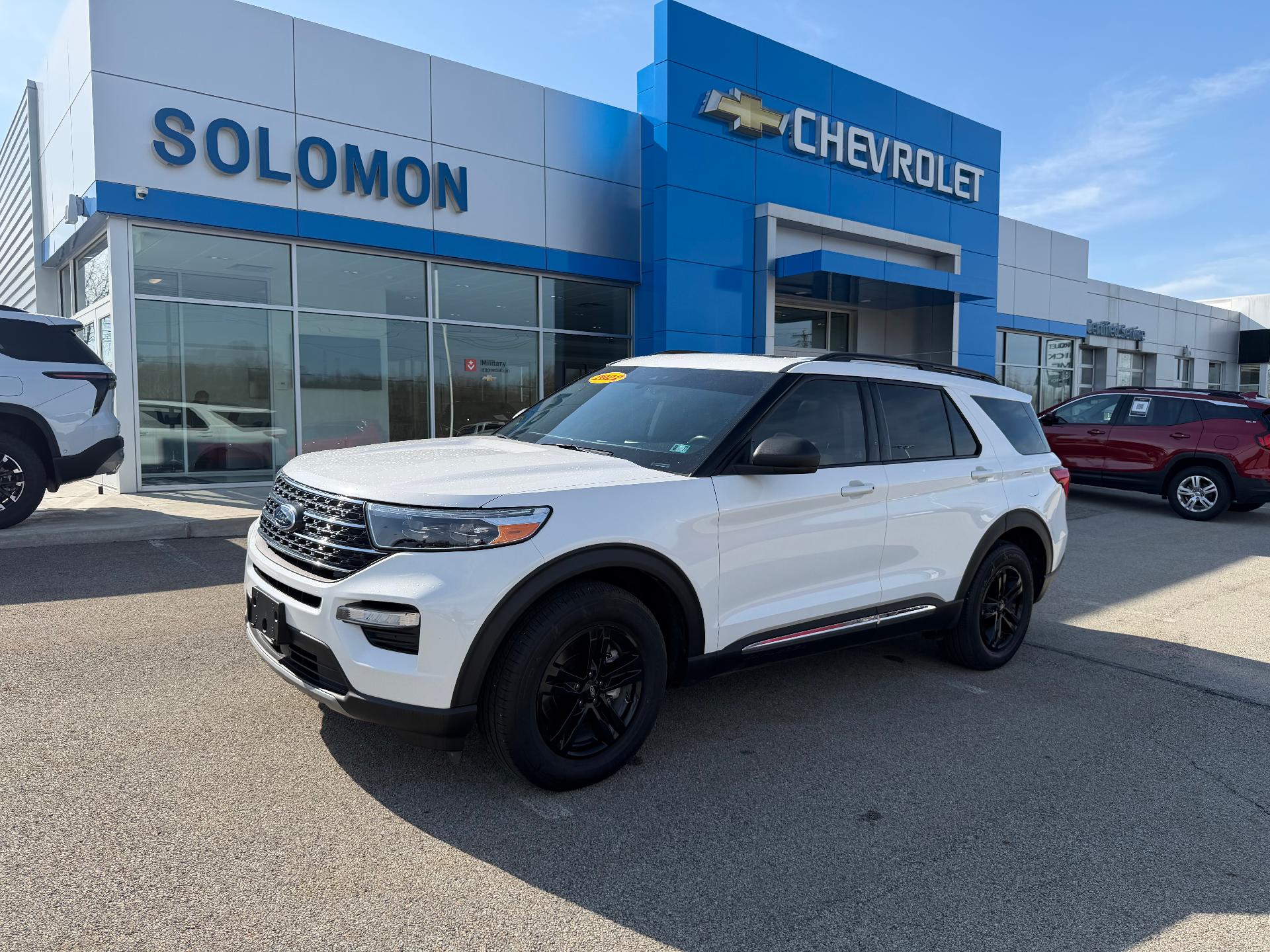 Star White Metallic Tri-Coat 2022 Ford Explorer XLT AWD SUV / Crossover All-Wheel Drive Automatic