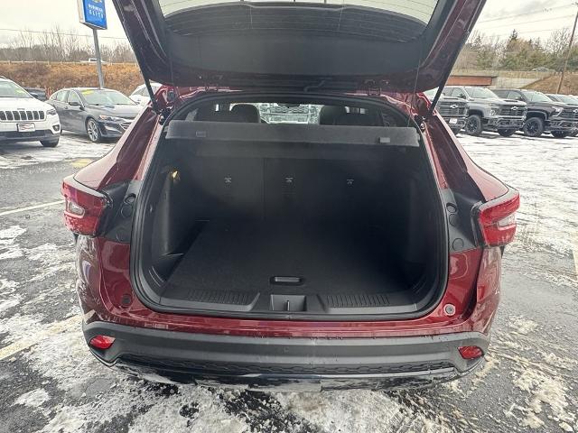 2025 Chevrolet Trax Vehicle Photo in GARDNER, MA 01440-3110