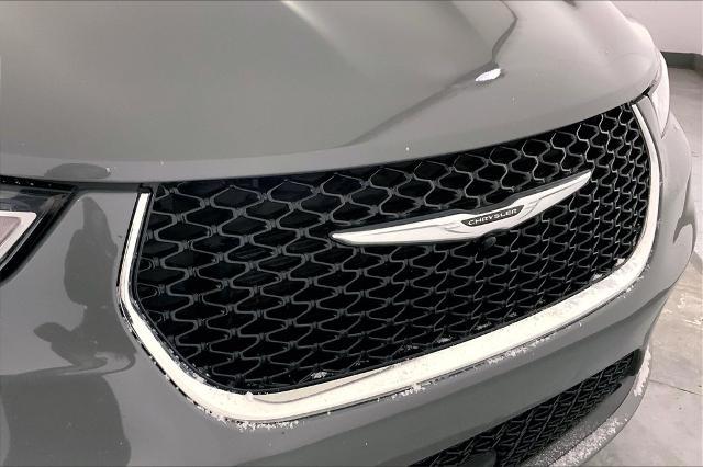 2022 Chrysler Pacifica Vehicle Photo in Lees Summit, MO 64086
