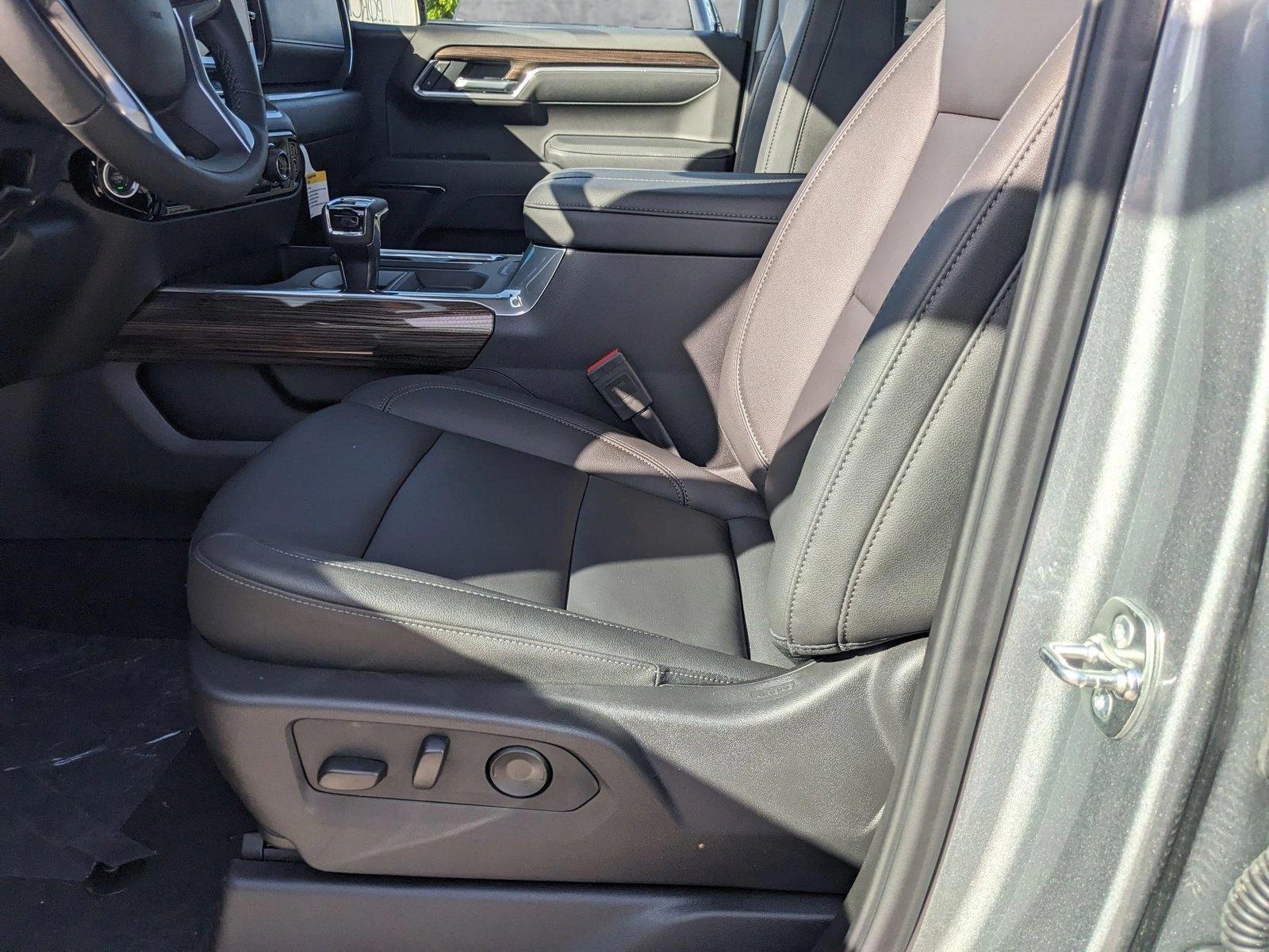 2025 Chevrolet Silverado 1500 Vehicle Photo in MIAMI, FL 33172-3015