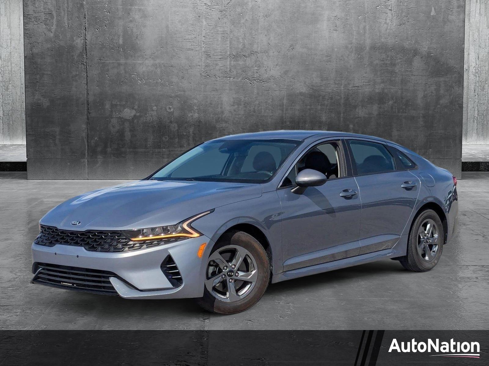 2021 Kia K5 Vehicle Photo in Valencia, CA 91355
