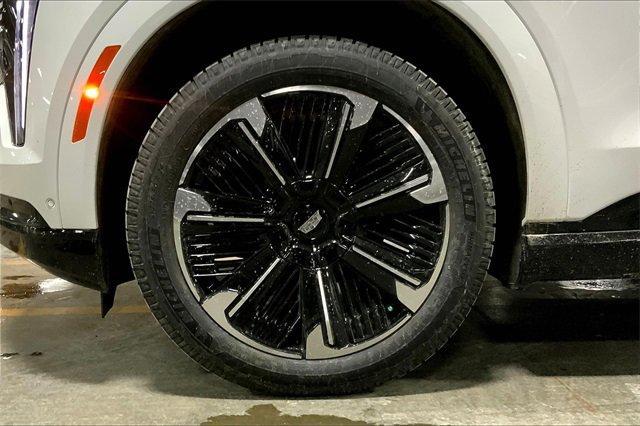 2025 Cadillac ESCALADE IQ Vehicle Photo in KANSAS CITY, MO 64114-4545