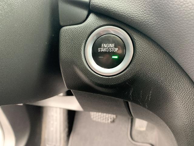 2022 Chevrolet Equinox Vehicle Photo in MOON TOWNSHIP, PA 15108-2571