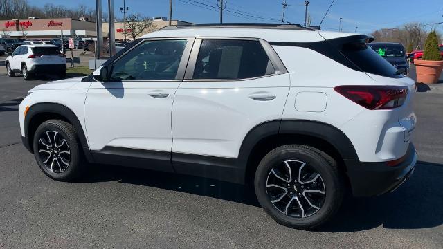 2023 Chevrolet Trailblazer Vehicle Photo in MOON TOWNSHIP, PA 15108-2571