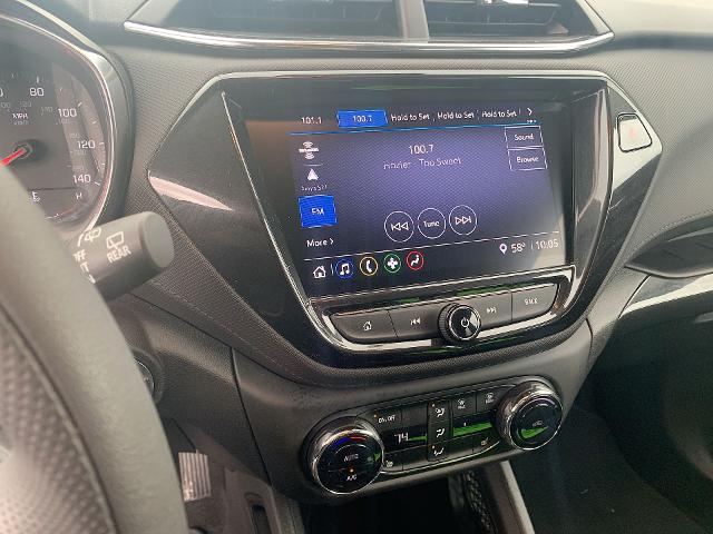2022 Chevrolet Trailblazer Vehicle Photo in MOON TOWNSHIP, PA 15108-2571