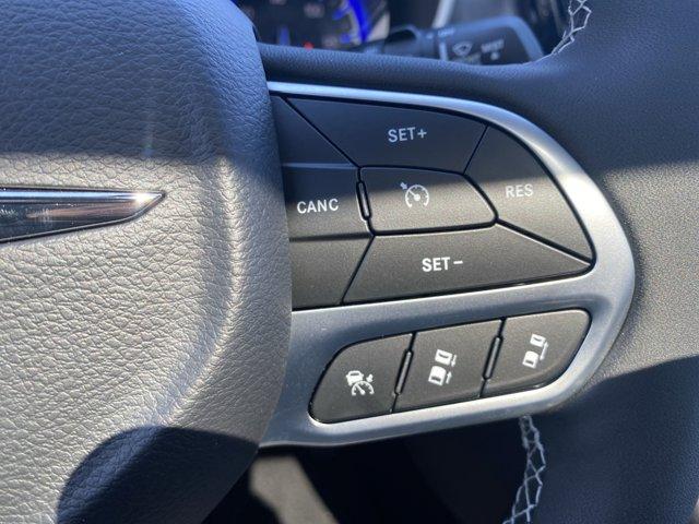 2025 Chrysler Pacifica Vehicle Photo in Doylsetown, PA 18901