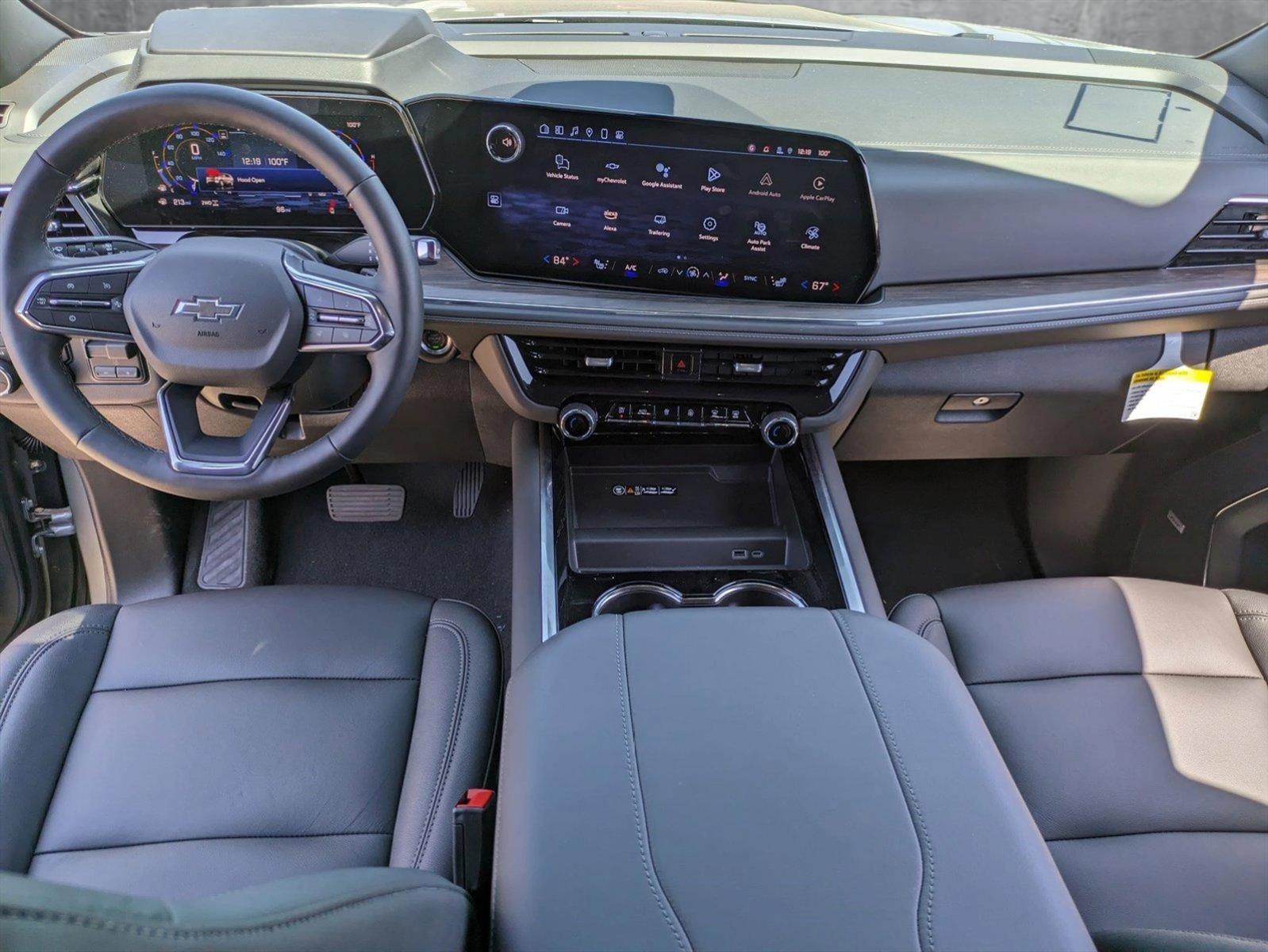 2025 Chevrolet Suburban Vehicle Photo in GILBERT, AZ 85297-0446