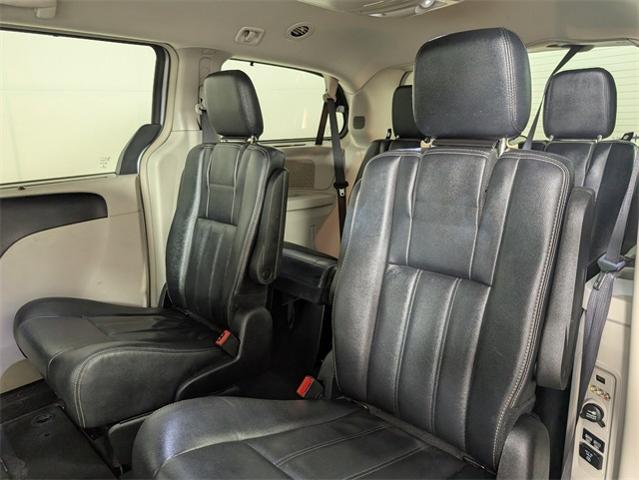 2015 Chrysler Town & Country Vehicle Photo in ENGLEWOOD, CO 80113-6708