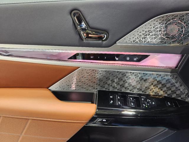 2025 BMW i7 Vehicle Photo in GRAPEVINE, TX 76051