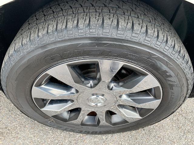 2017 Buick Enclave Vehicle Photo in MOON TOWNSHIP, PA 15108-2571