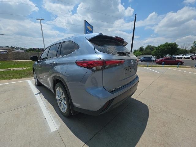 2022 Toyota Highlander Vehicle Photo in ENGLEWOOD, CO 80113-6708