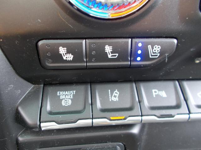 2023 GMC Sierra 2500 HD Vehicle Photo in LOWELL, MA 01852-4336
