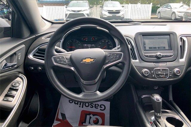 2018 Chevrolet Malibu Vehicle Photo in INDEPENDENCE, MO 64055-1377
