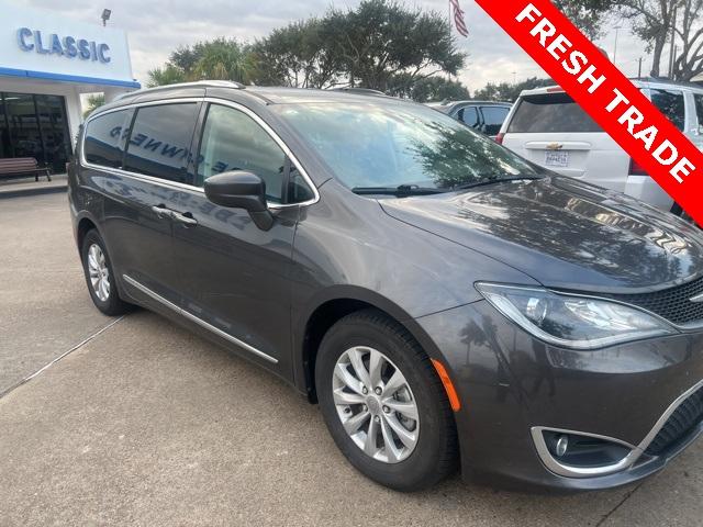 2018 Chrysler Pacifica Vehicle Photo in SUGAR LAND, TX 77478-0000