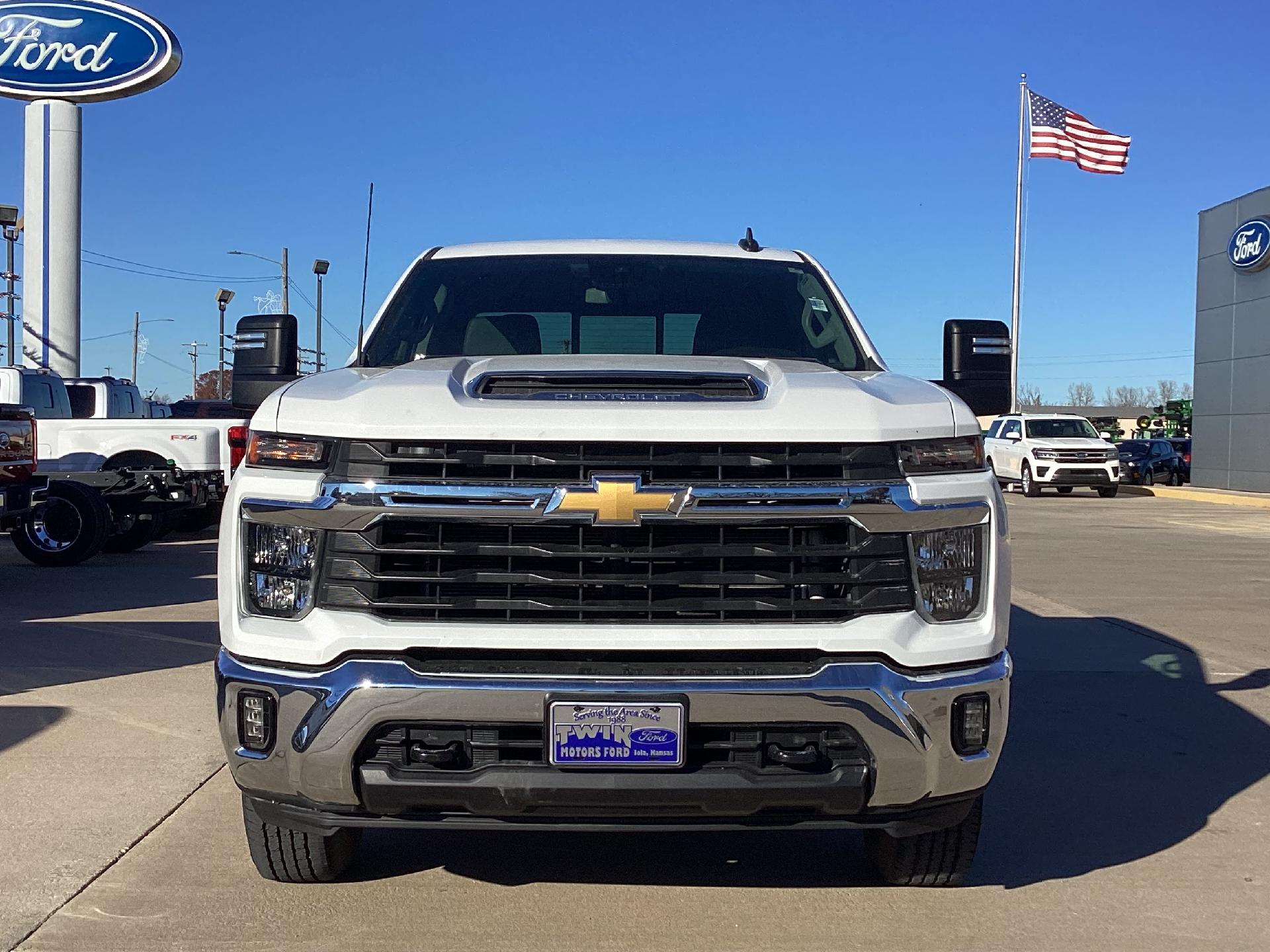 Used 2024 Chevrolet Silverado 2500HD LT with VIN 2GC4YNE76R1159703 for sale in Kansas City