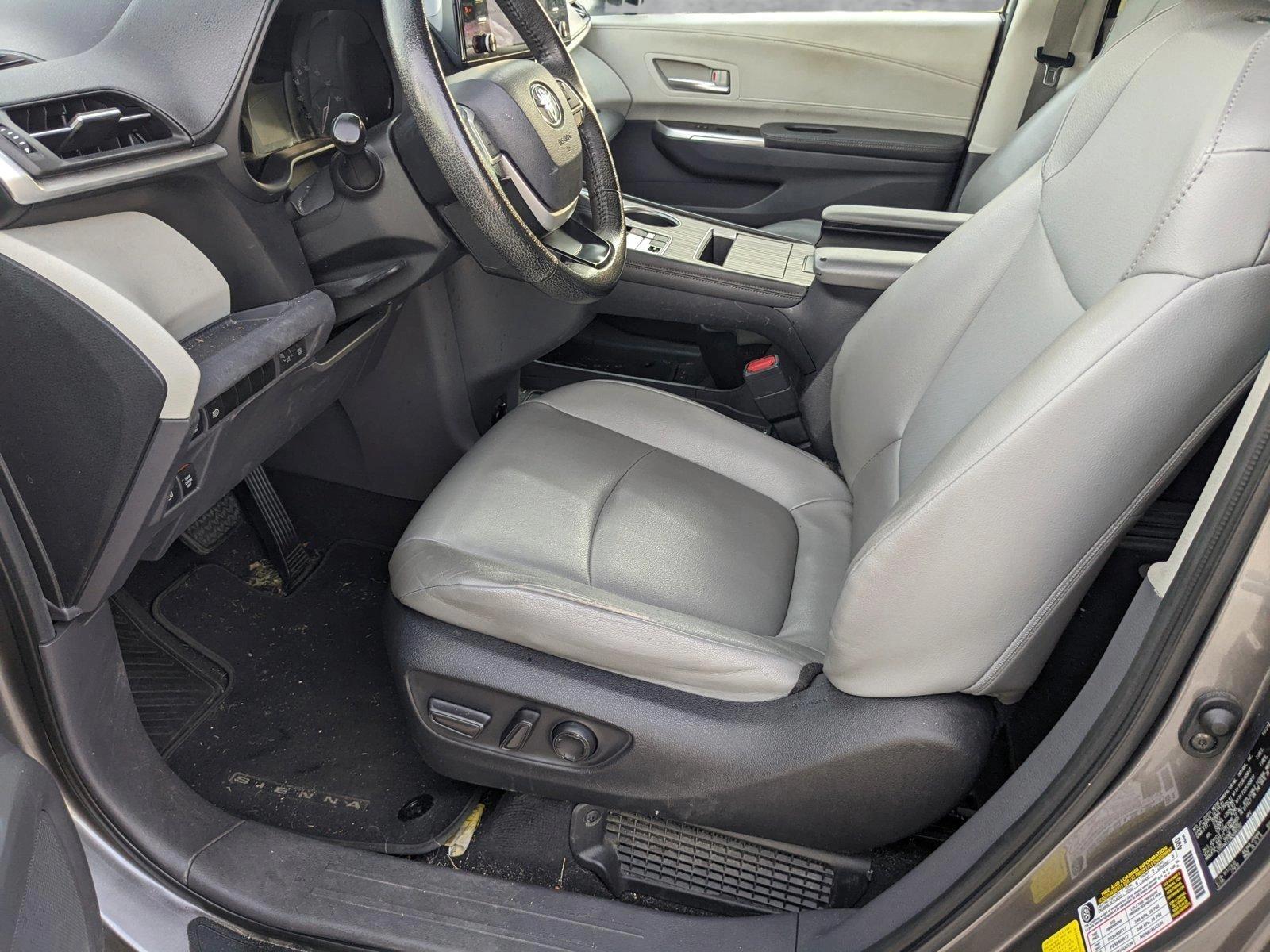 2022 Toyota Sienna Vehicle Photo in Davie, FL 33331