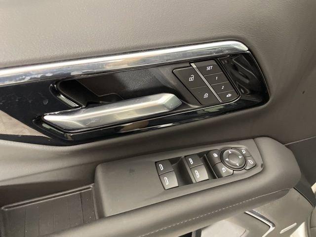 2025 Chevrolet Tahoe Vehicle Photo in PHOENIX, AZ 85014-3381