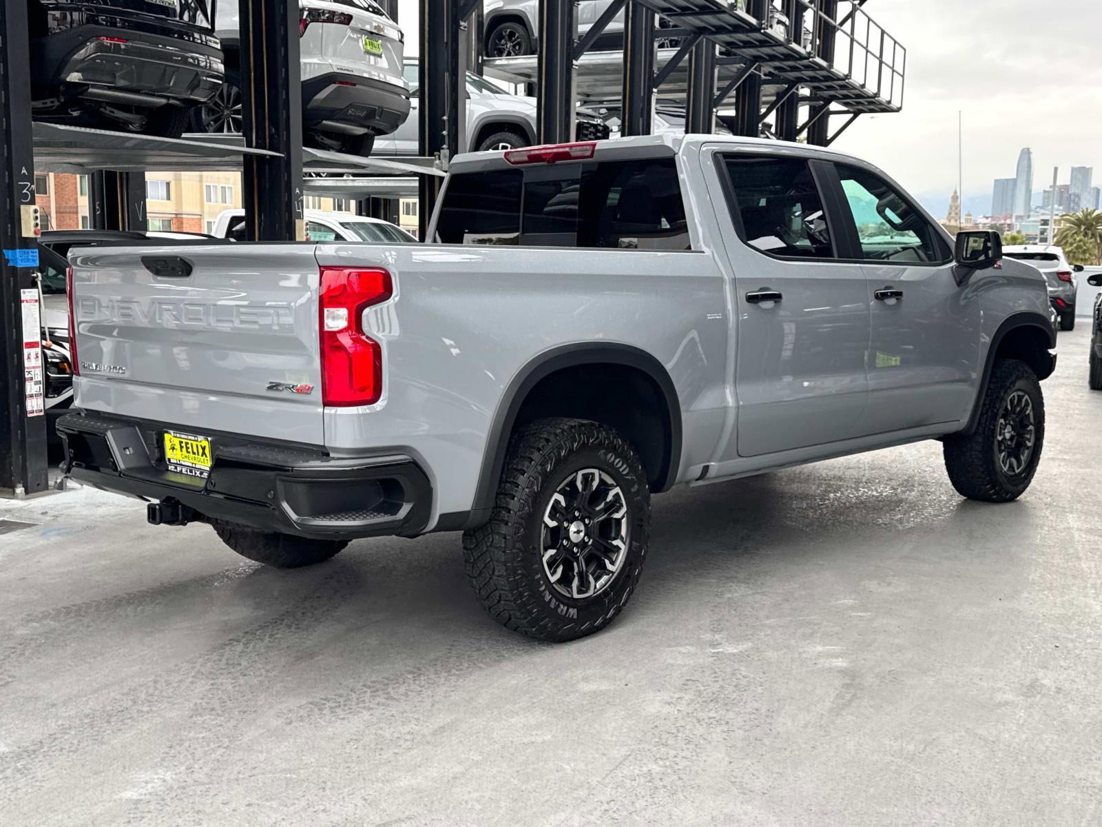 2025 Chevrolet Silverado 1500 Vehicle Photo in LOS ANGELES, CA 90007-3794