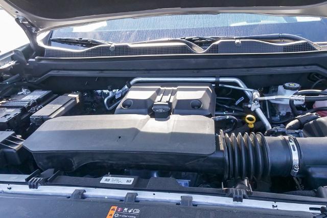 2025 Chevrolet Colorado Vehicle Photo in VENTURA, CA 93003-8585