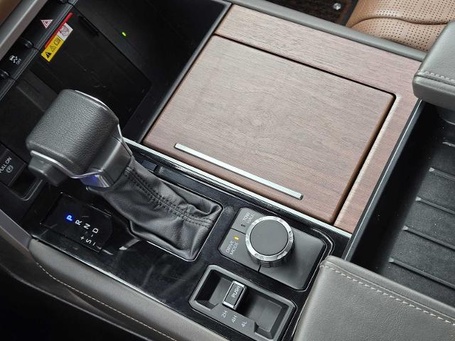 2023 Toyota Tundra 4WD Vehicle Photo in DENTON, TX 76210-9321