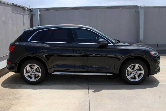 2024 Audi Q5 Vehicle Photo in SUGAR LAND, TX 77478