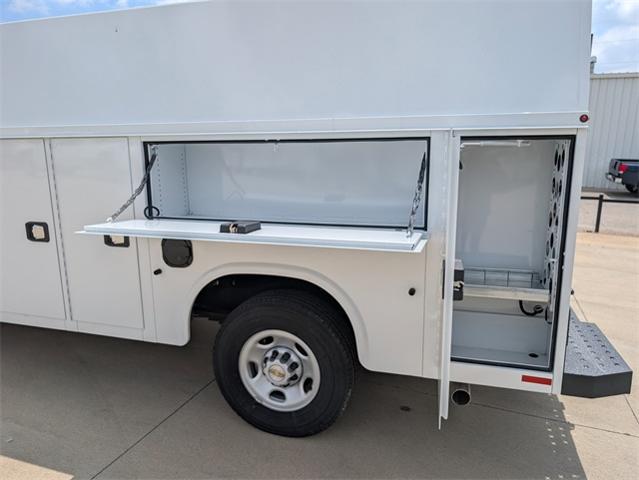 2024 Chevrolet Express Commercial Cutaway Vehicle Photo in ENGLEWOOD, CO 80113-6708