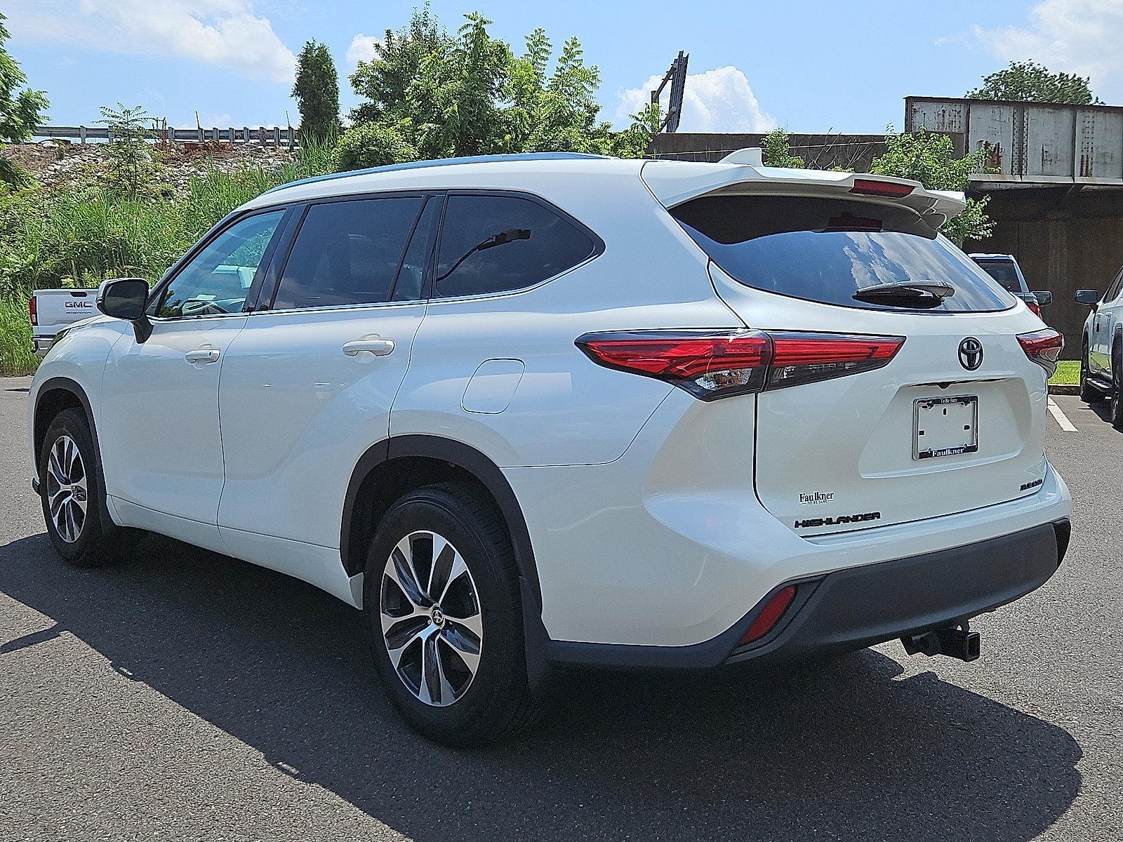 2021 Toyota Highlander Vehicle Photo in Trevose, PA 19053