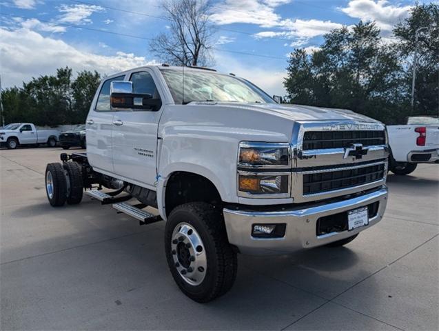 2024 Chevrolet Silverado Chassis Cab Vehicle Photo in ENGLEWOOD, CO 80113-6708