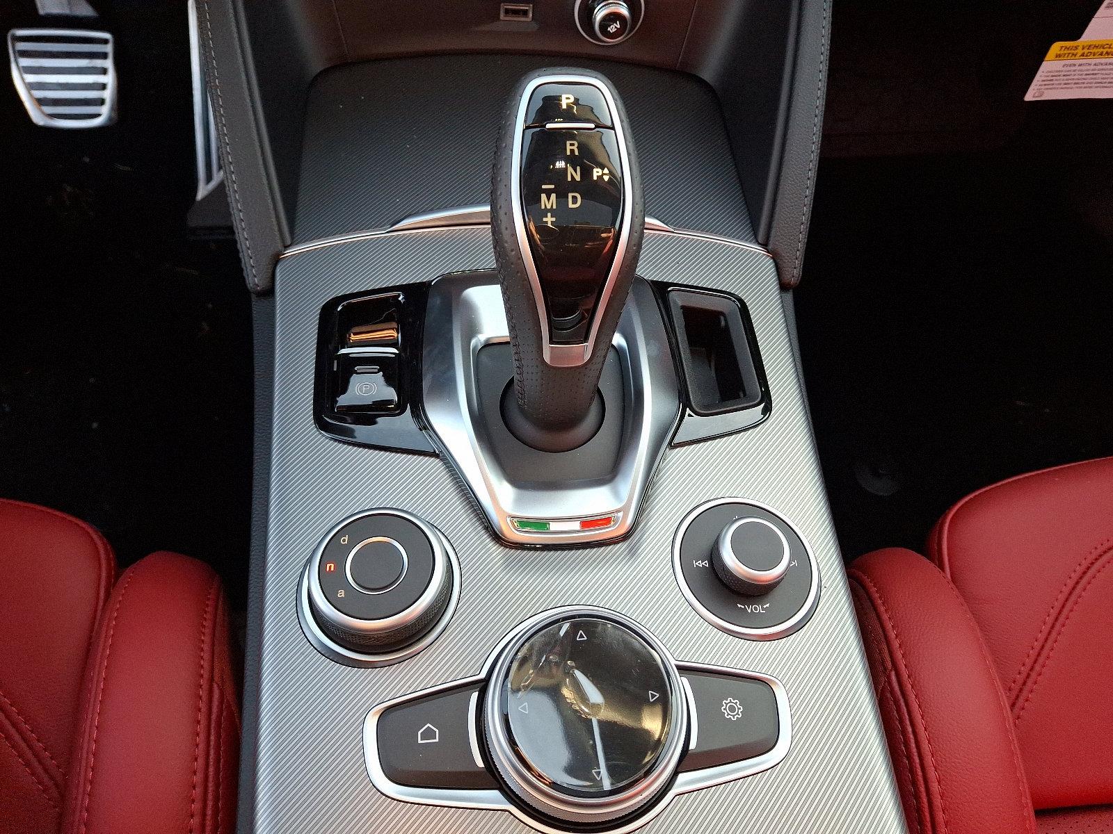 2025 Alfa Romeo Stelvio Vehicle Photo in Willow Grove, PA 19090