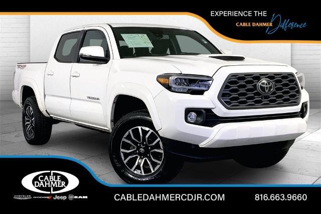 2021 Toyota Tacoma 4WD Vehicle Photo in Kansas City, MO 64114