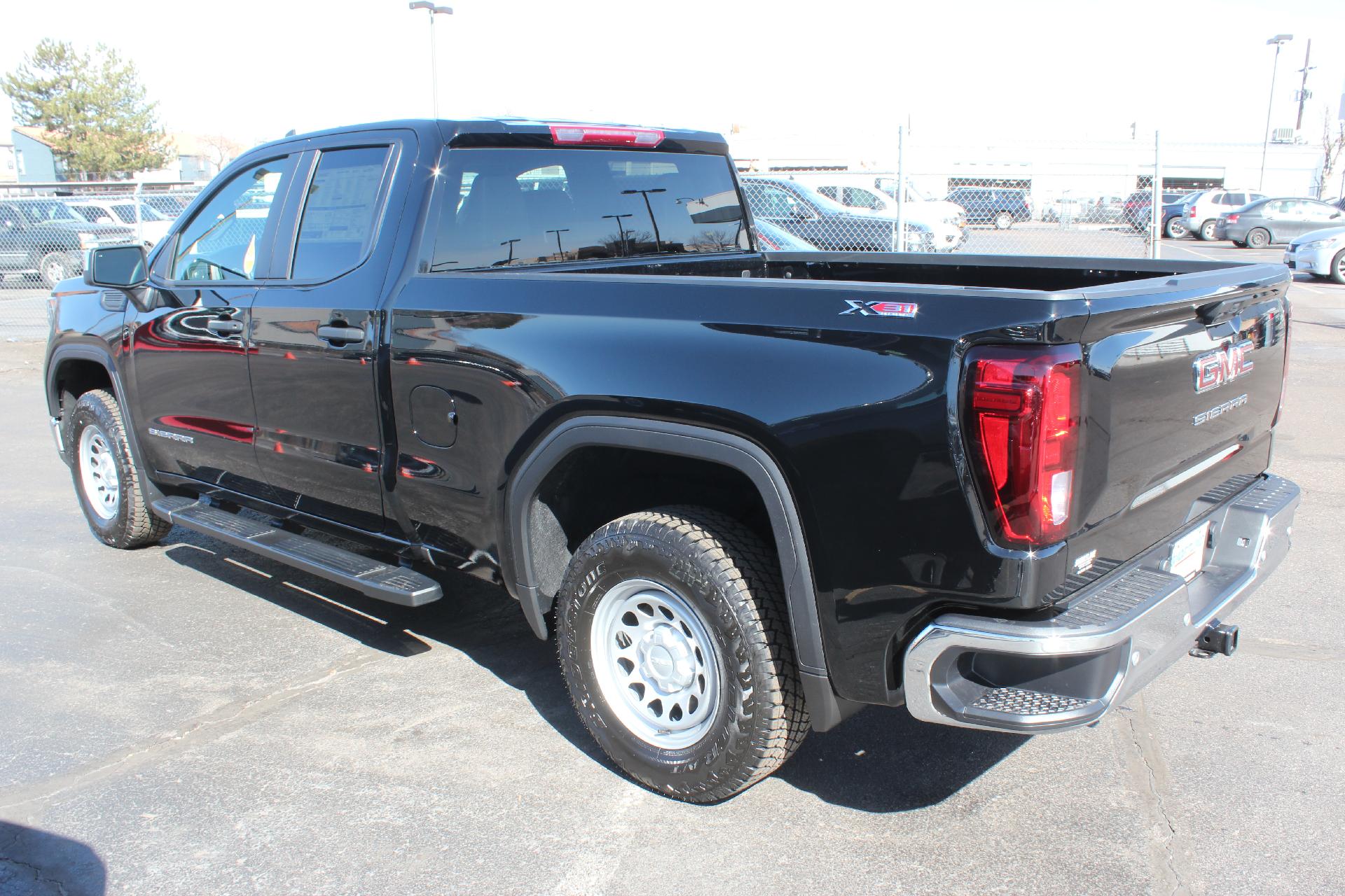 2025 GMC Sierra 1500 Vehicle Photo in AURORA, CO 80012-4011
