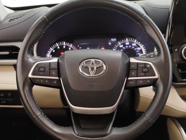 2023 Toyota Highlander Vehicle Photo in PINEVILLE, NC 28134-8495