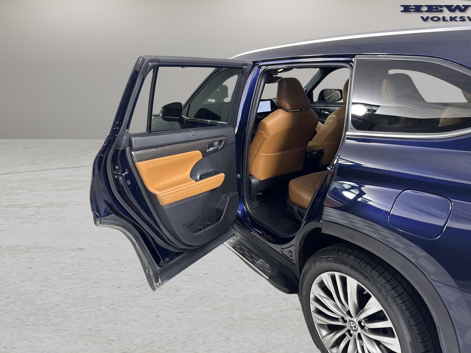 2023 Toyota Highlander Vehicle Photo in Georgetown, TX 78626