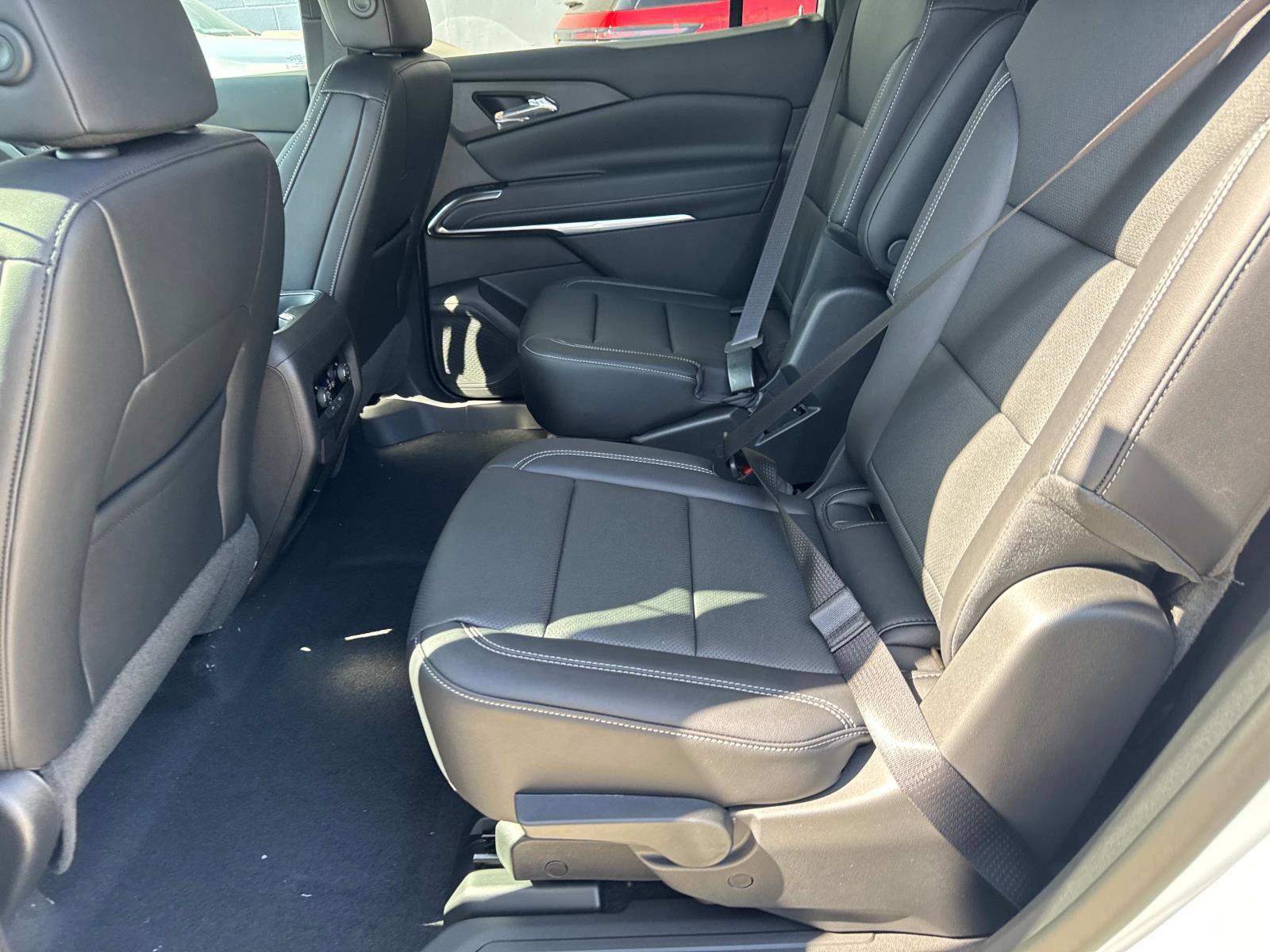2025 Chevrolet Traverse Vehicle Photo in LOS ANGELES, CA 90007-3794