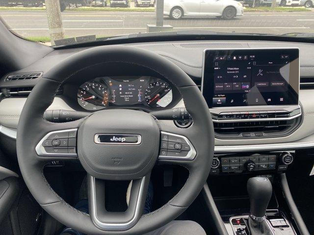 2025 Jeep Compass Vehicle Photo in Doylsetown, PA 18901