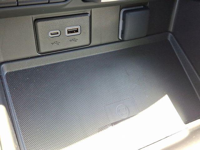 2024 Chevrolet Suburban Vehicle Photo in DANBURY, CT 06810-5034