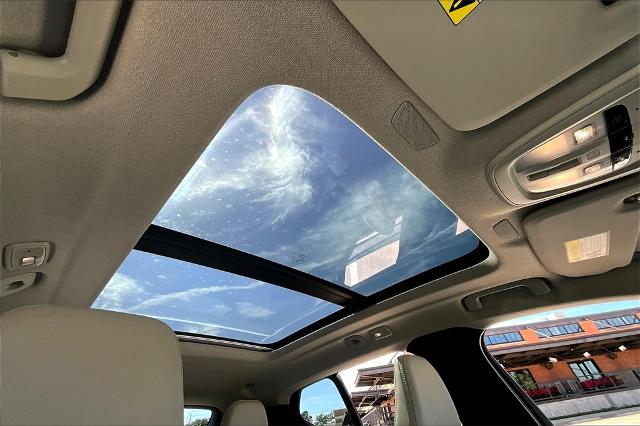 2025 Volvo XC40 Vehicle Photo in Houston, TX 77007