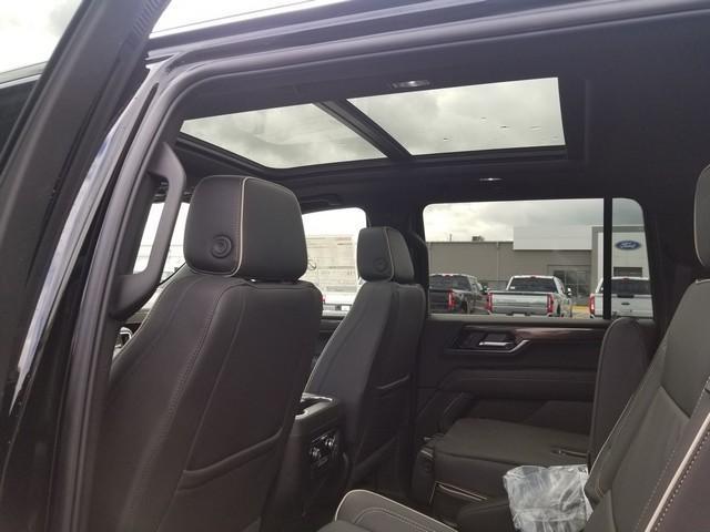 2025 GMC Yukon XL Vehicle Photo in ELYRIA, OH 44035-6349