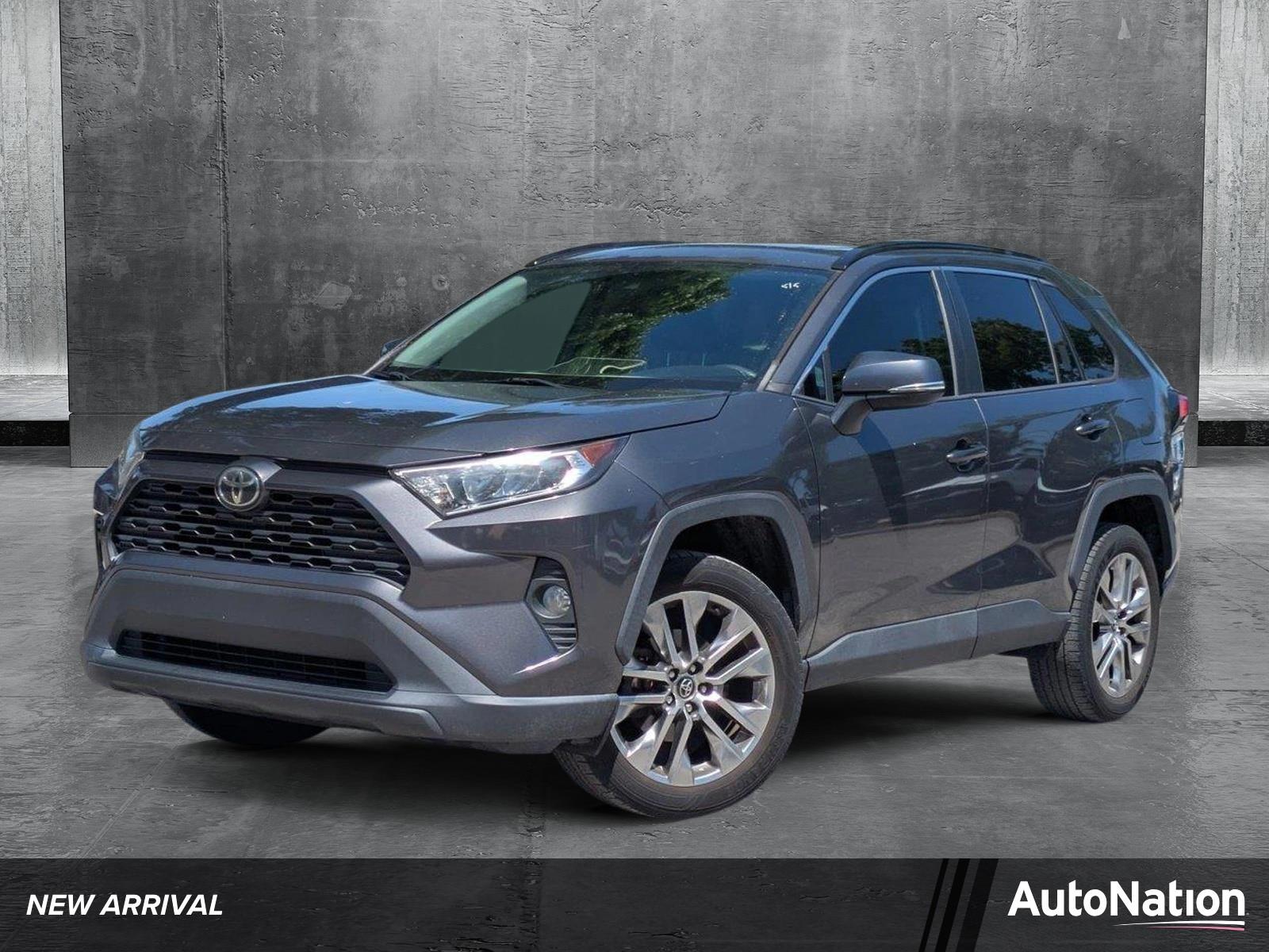 2020 Toyota RAV4 Vehicle Photo in GREENACRES, FL 33463-3207