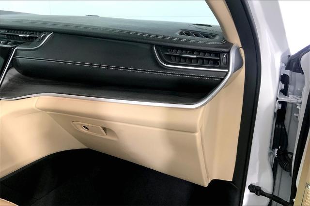 2022 Jeep Grand Cherokee L Vehicle Photo in Kansas City, MO 64114
